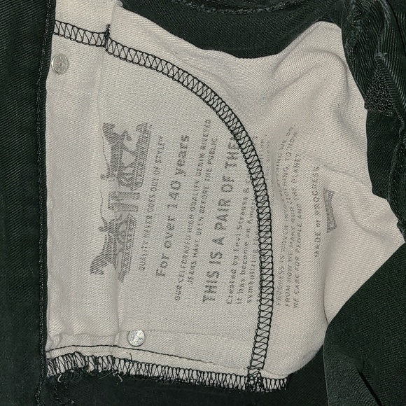 Levi's - Picture 2 of 4